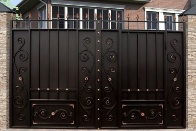 Кованые ворота со стальным листом С-08